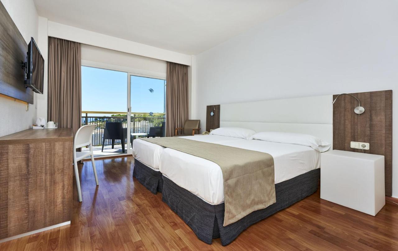 Feriested Globales Cala Vinas Adults Only 16+